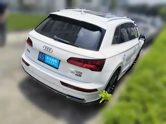 Audi Q5L 2020 Facelift 40 TFSI Honor Fashion — фото 2