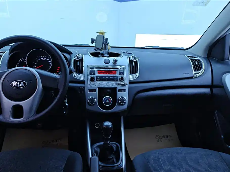 Kia Forte 2014 1.6L MT GL фото 13