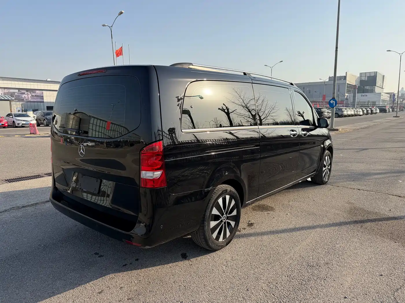 Mercedes-Benz Vito 2023 2.0T Business 7-Seater фото 5