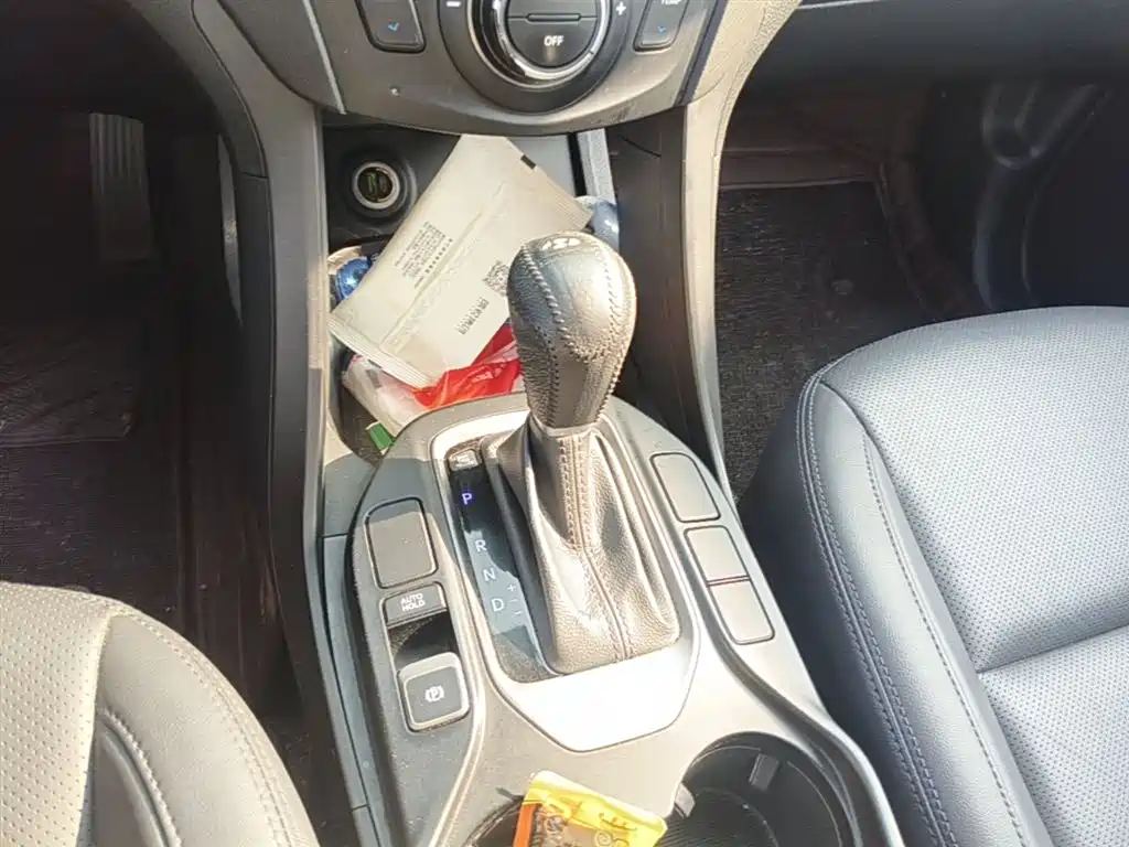 Hyundai Santa Fe 2015 2.0T Automatic 4WD Smart 7-seater фото 14
