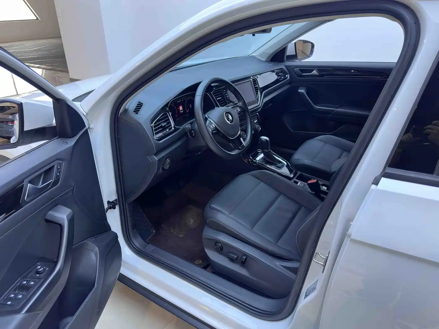 Volkswagen T-ROC 2022 280TSI DSG 2WD Comfort PLUS фото 9