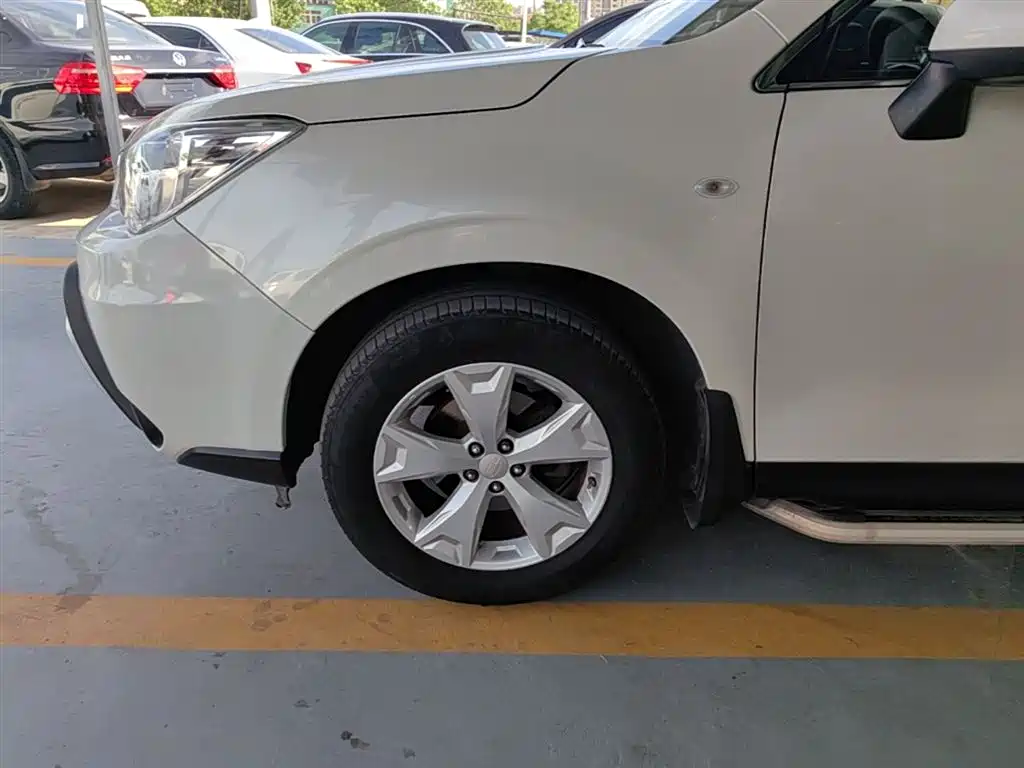 Subaru Forester 2014 2.5i Automatic Elite Edition фото 23
