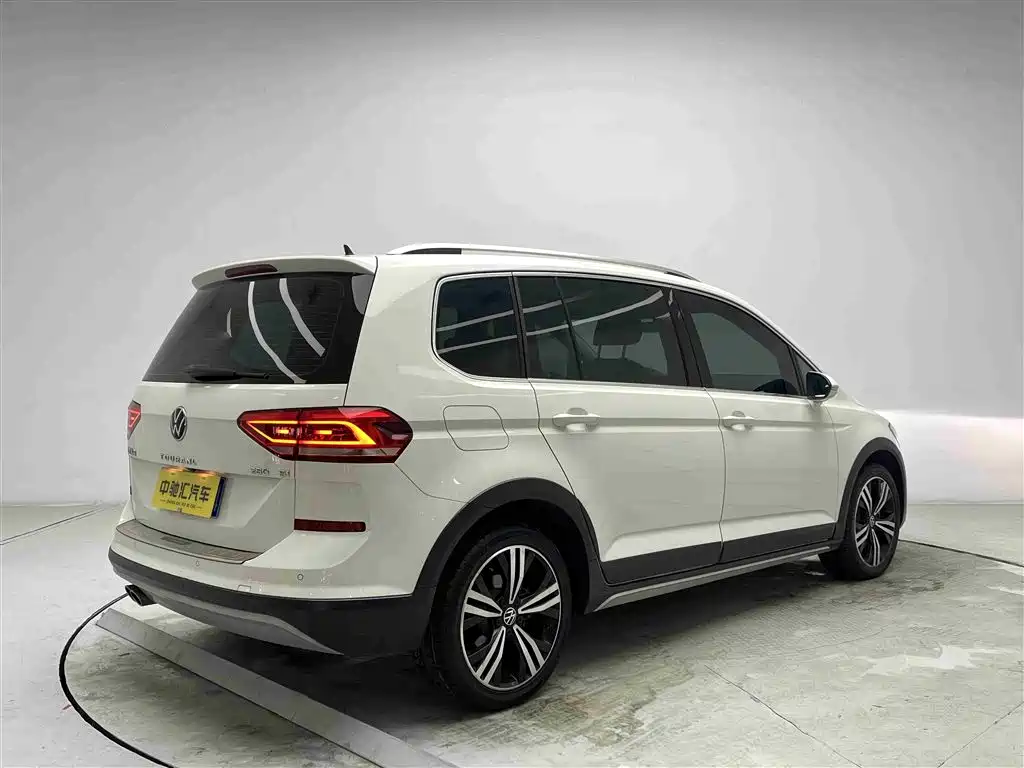 Volkswagen Touran 2021 Touran L 280TSI DSG Cross Edition 6-seater фото 18