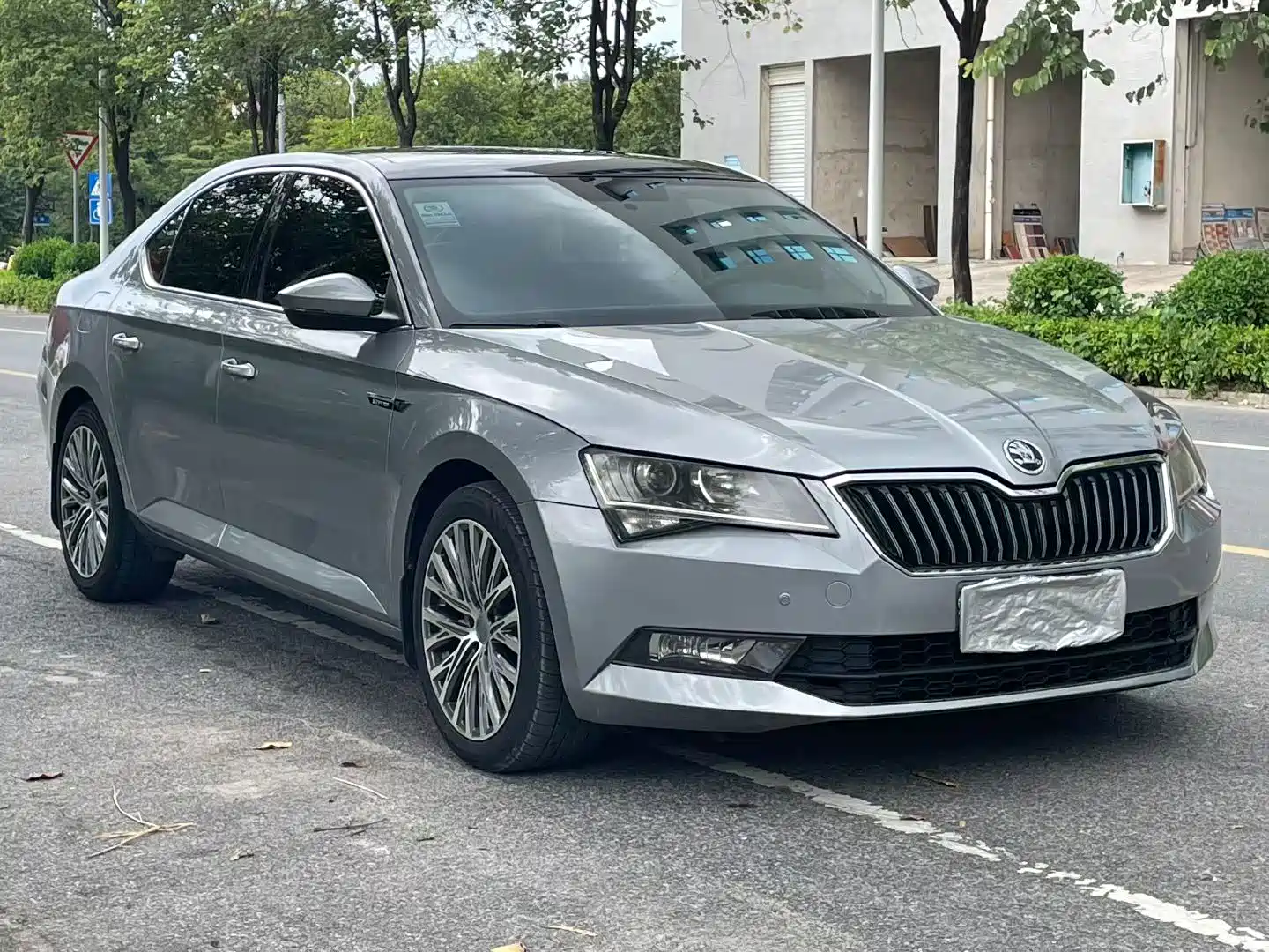 صورة 3 - Škoda Superb