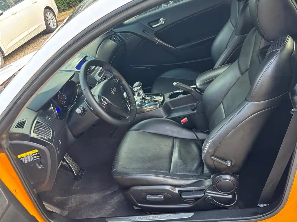 Hyundai Genesis Coupe 2012 2009 2.0T Automatic Elegant Edition