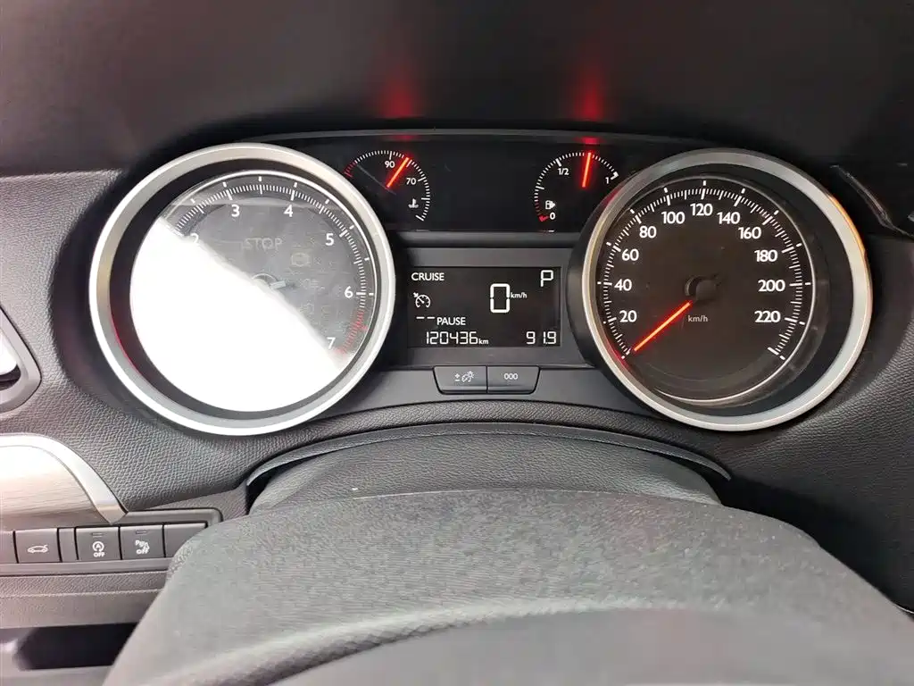 Peugeot 408 2018 Facelift 350THP Automatic Luxury фото 8