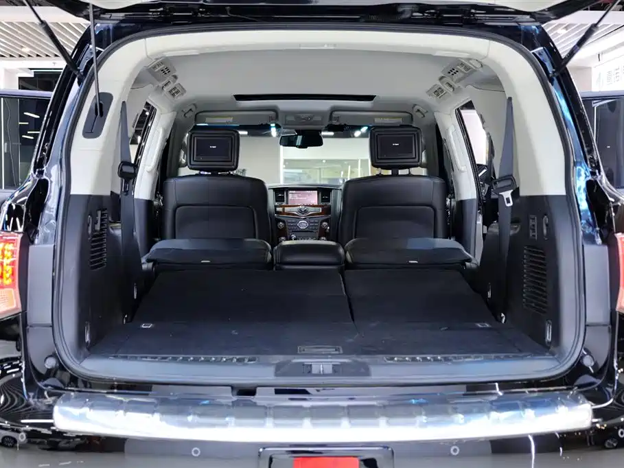 Infiniti QX80 2016 5.6L 4WD фото 37