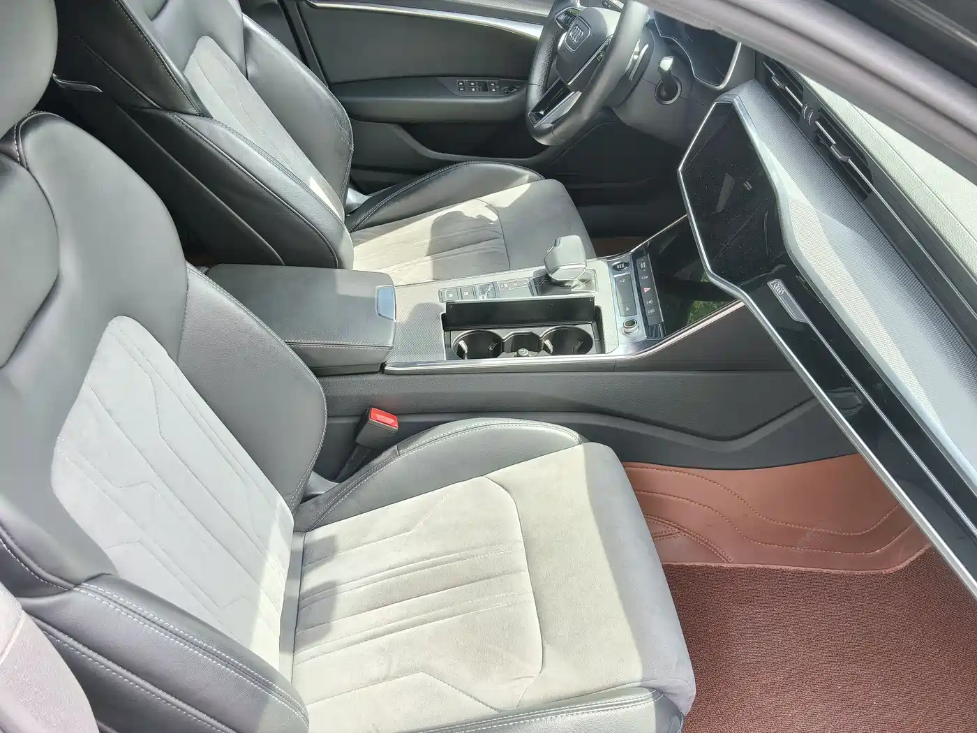 Audi A6L 2021 45 TFSI Exclusive Sport фото 13