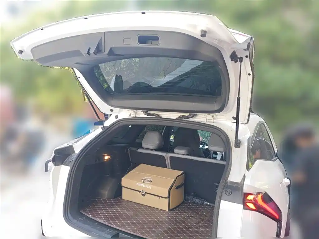 Geely Galaxy Galaxy L7 2025 Model EM-i 115km Long Range Edition фото 16