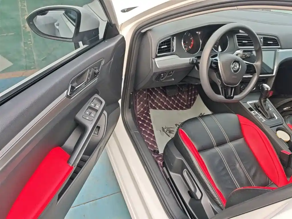 Volkswagen Lamando 2017 230TSI DSG Trend Edition фото 16