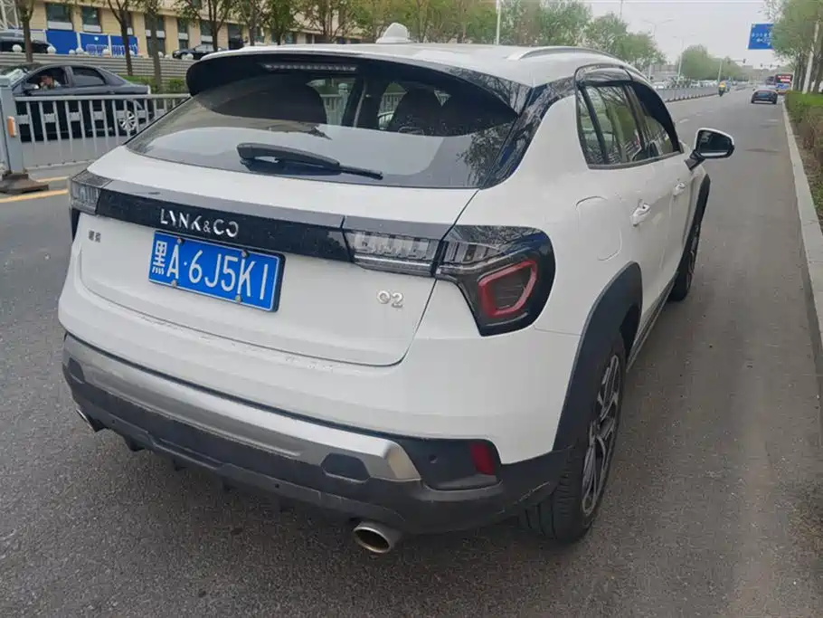 Lynk & Co 02 2019 1.5T DCT 2WD Power Edition China VI фото 3