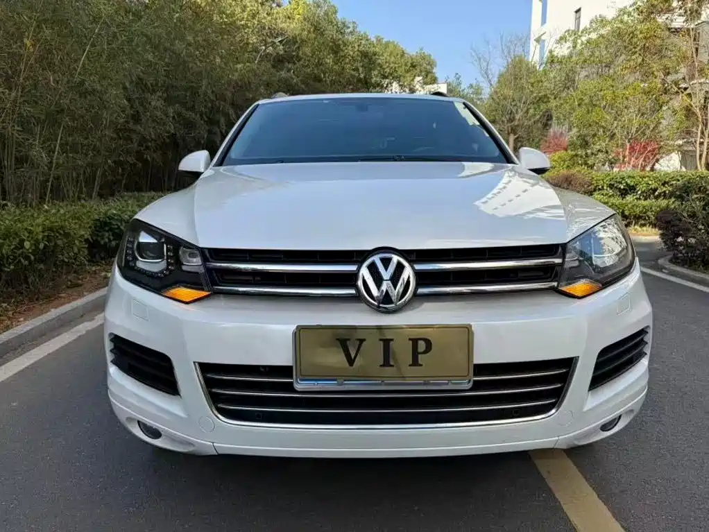 Фото 1 - Volkswagen Touareg