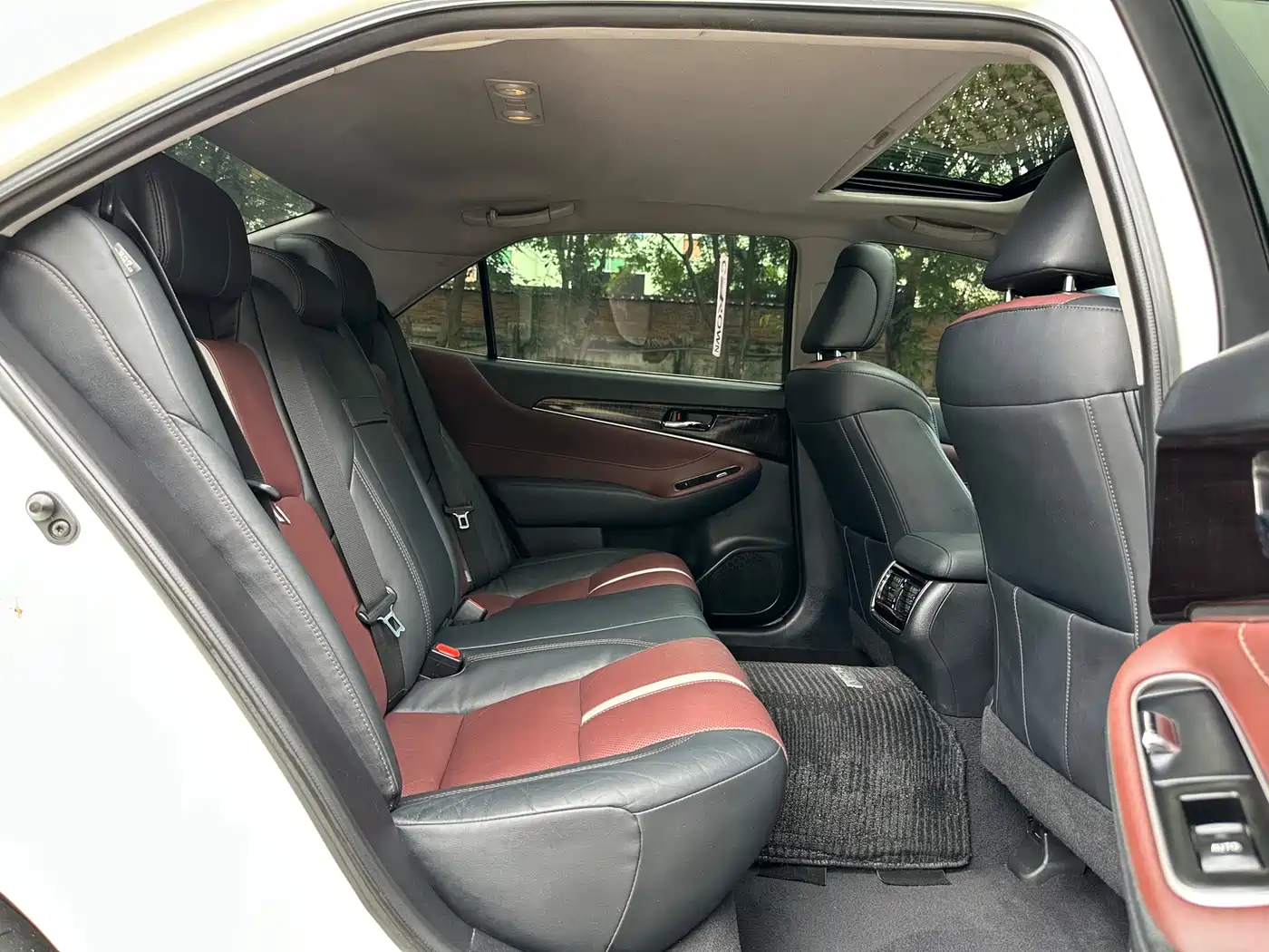 Toyota Crown 2017 2.0T Sport Edition фото 7
