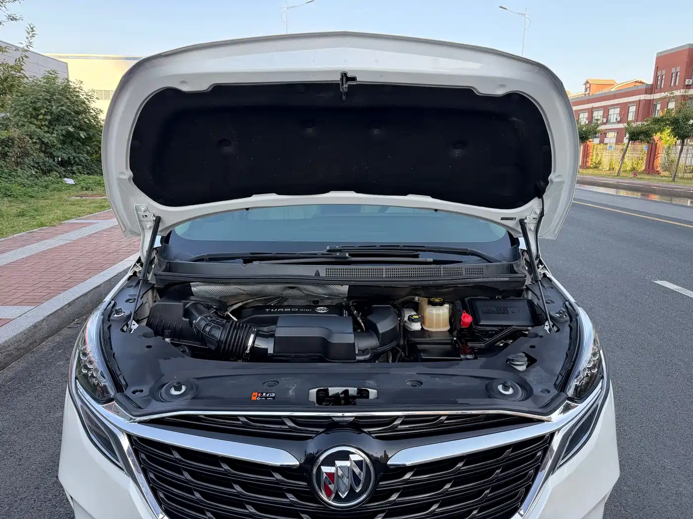 Photo 11 - Buick GL8
