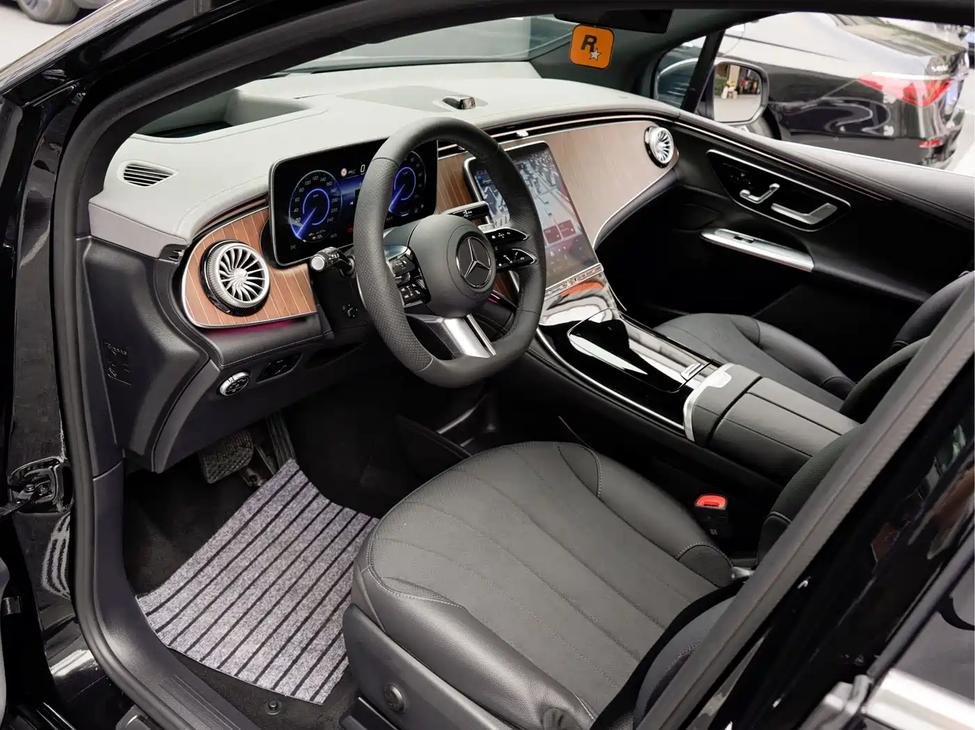 Mercedes-Benz EQE SUV 2023 350 4MATIC Luxury Edition фото 11