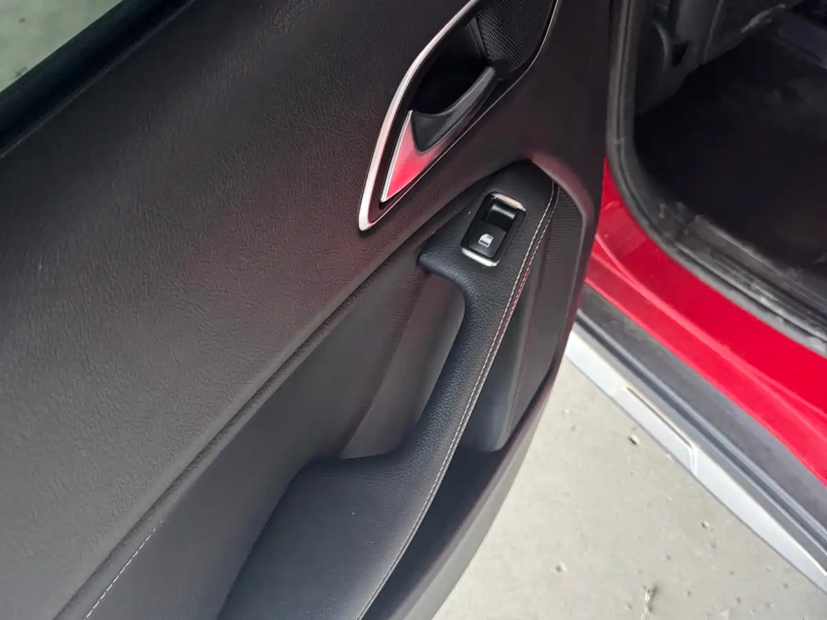 Mercedes-Benz GLA 2015 GLA 200 Dynamic фото 11