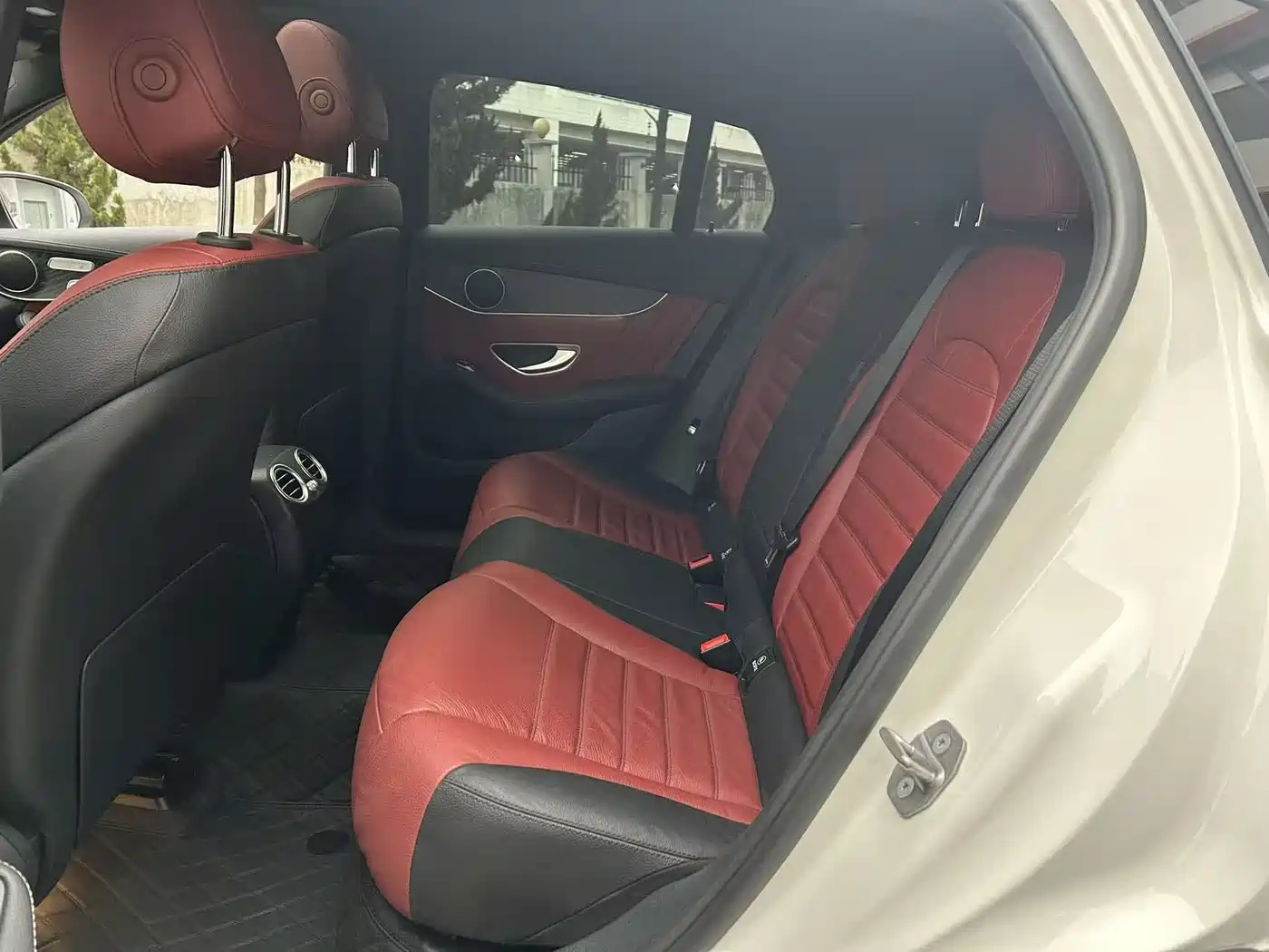 Mercedes-Benz GLC Coupe 2017 GLC 300 4MATIC Coupe SUV фото 11
