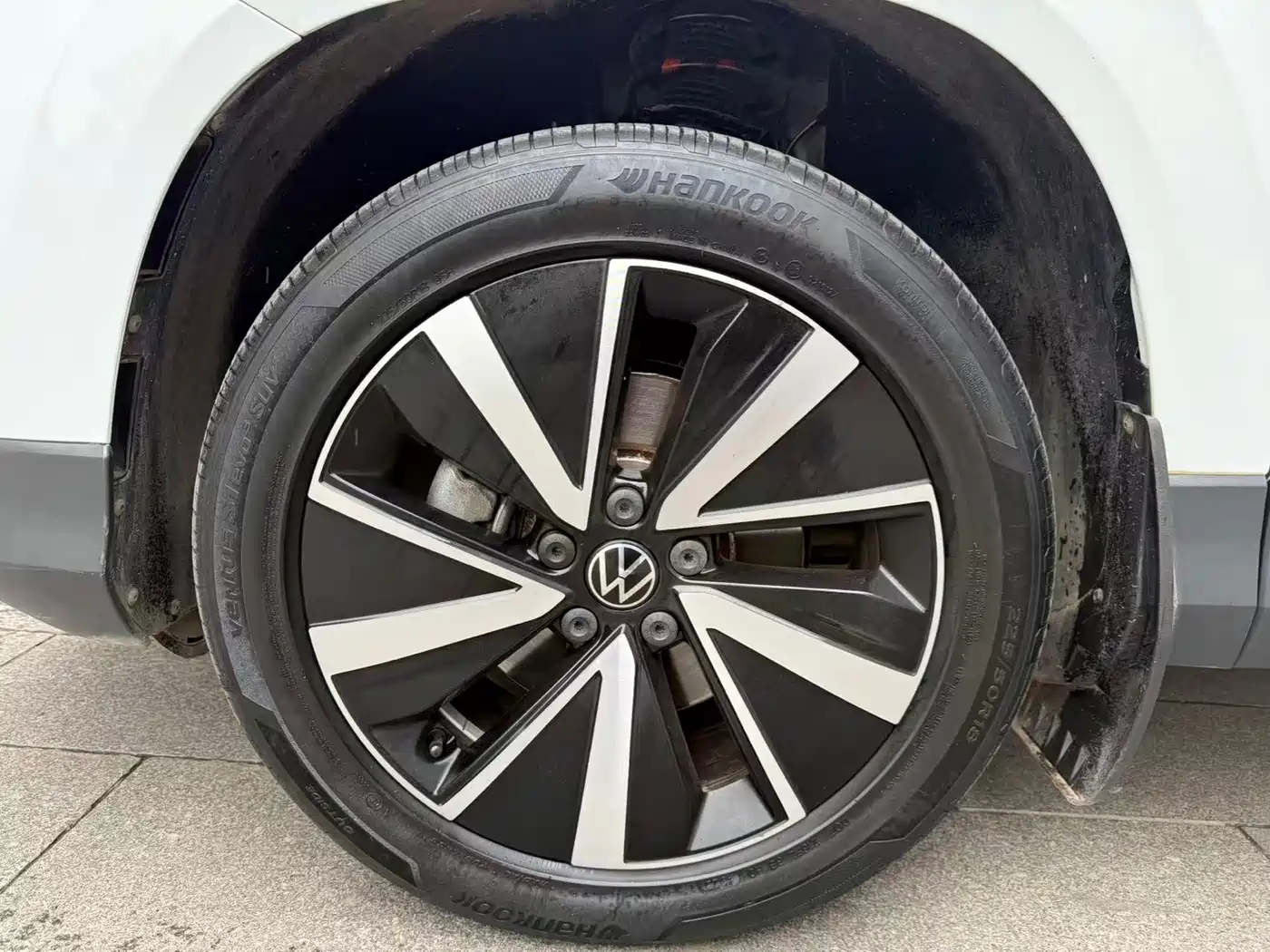 Volkswagen Tharu 2024 300TSI 2WD Bright Moon Edition фото 25