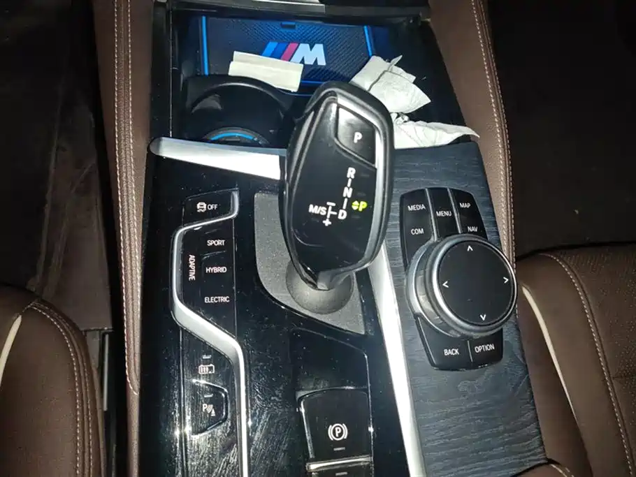 BMW 5 Series New Energy 2021 535Le M Sport Package фото 16
