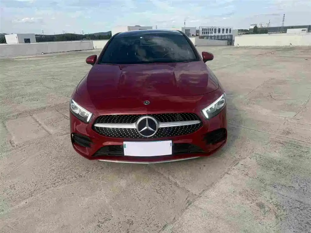 Mercedes-Benz A-Class 2019 A 200 L Sport Sedan фото 2