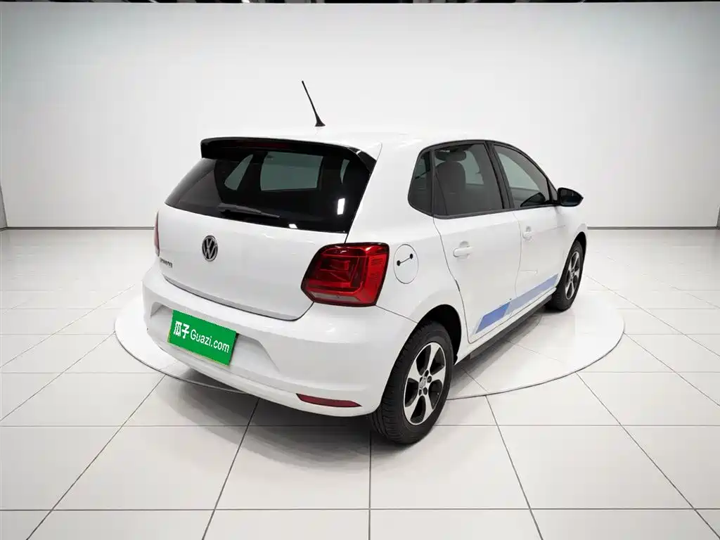 Volkswagen Polo 2016 1.4L Manual Trend фото 4