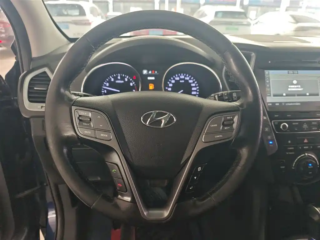 Hyundai Santa Fe 2017 2.0T Automatic 2WD Intelligent 7-Seater фото 7