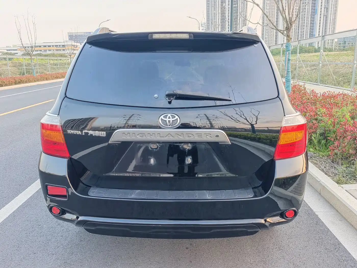 Toyota Highlander 2012 2.7L 2WD 7-Seater Luxury Edition фото 5