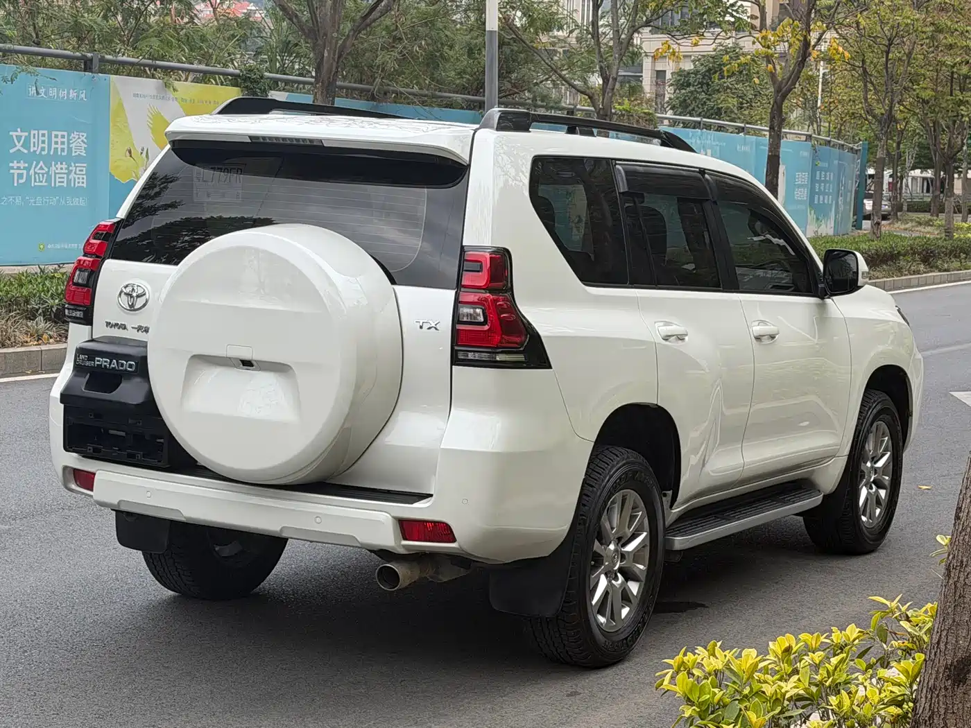 Toyota Prado 2018 3.5L Automatic TX-L NAVI Rear-mounted Spare Tire фото 6