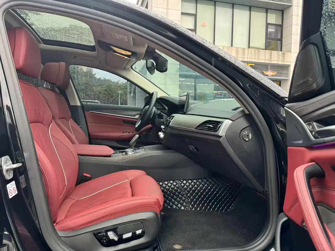 BMW 5 Series 2021 530Li Premium Luxury Package фото 3