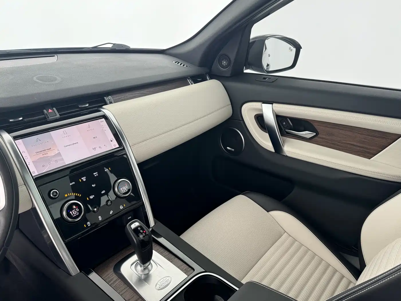 Land Rover Discovery Sport 2022 Model Facelift 249PS R-Dynamic SE Performance Tech Edition 5-seater фото 6