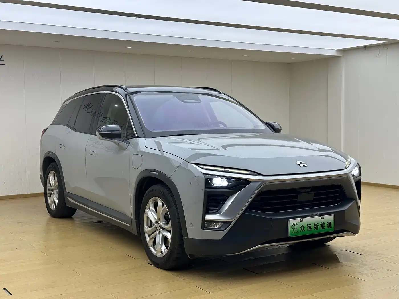 Фото 3 - NIO ES8