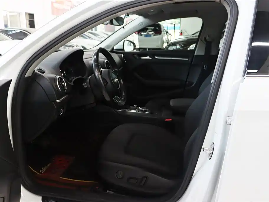 Audi A3 2014 Limousine 35 TFSI Auto Trend фото 4