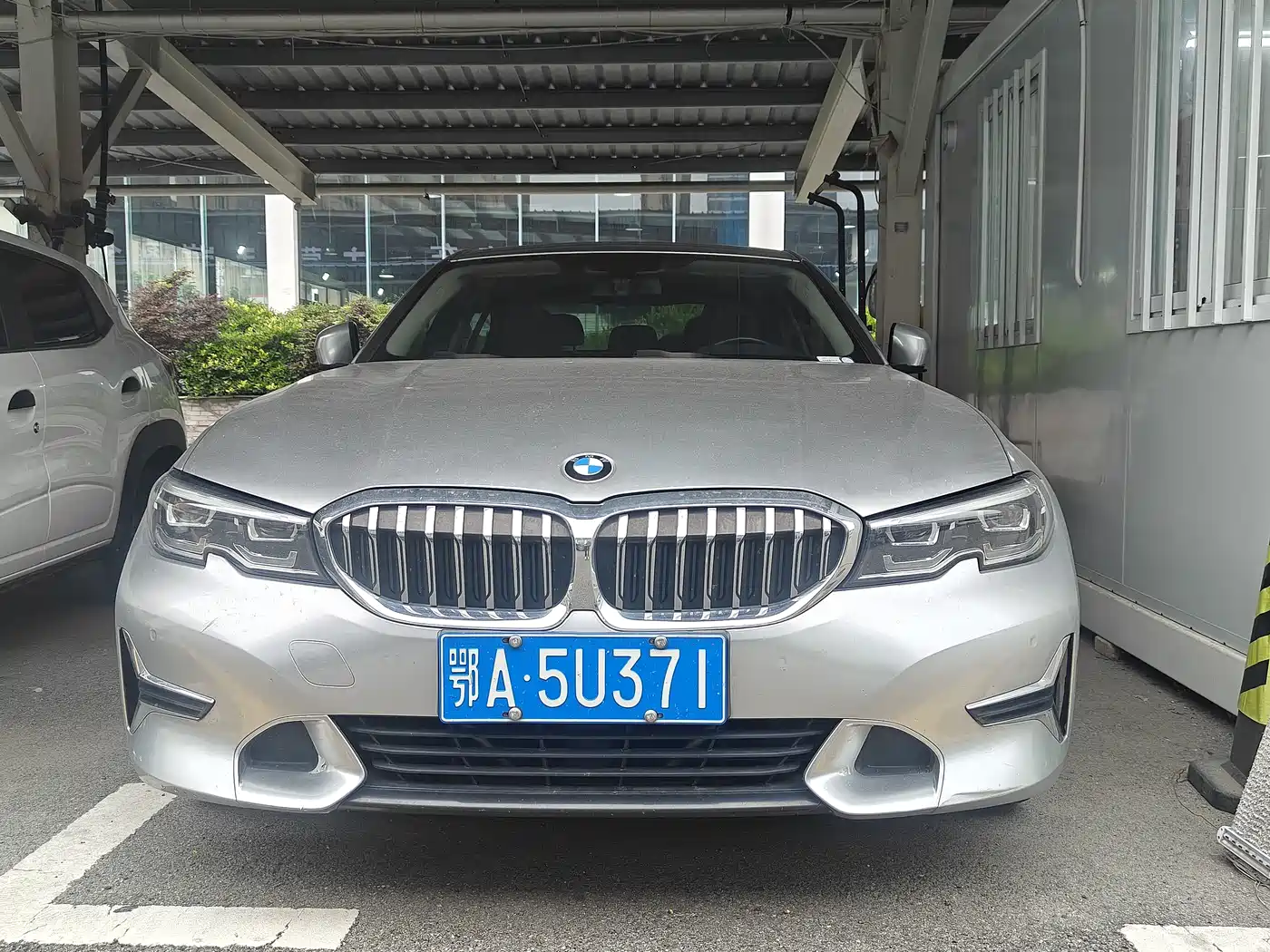 BMW 3 Series 2020 325Li Launch Edition