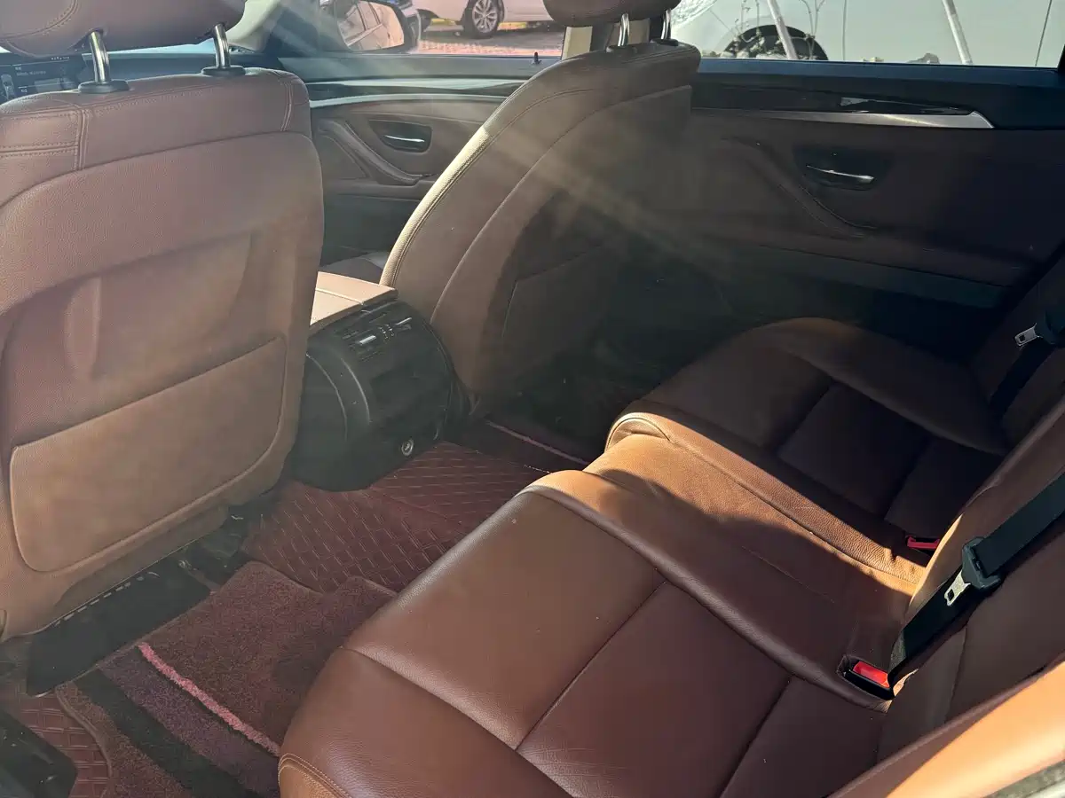 BMW 5 Series 2014 525Li Leading фото 10