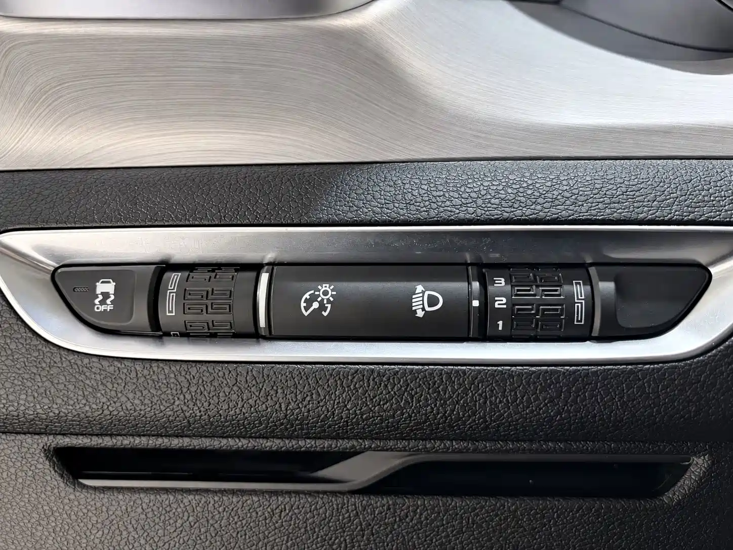 Фото 20 - Geely Coolray
