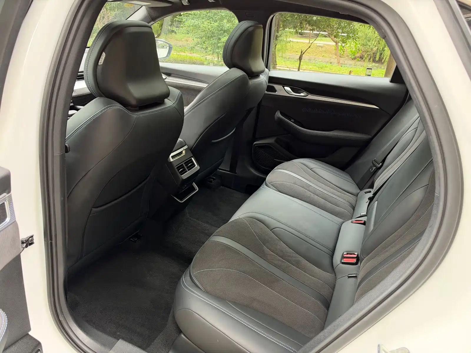 Фото 7 - Geely Preface