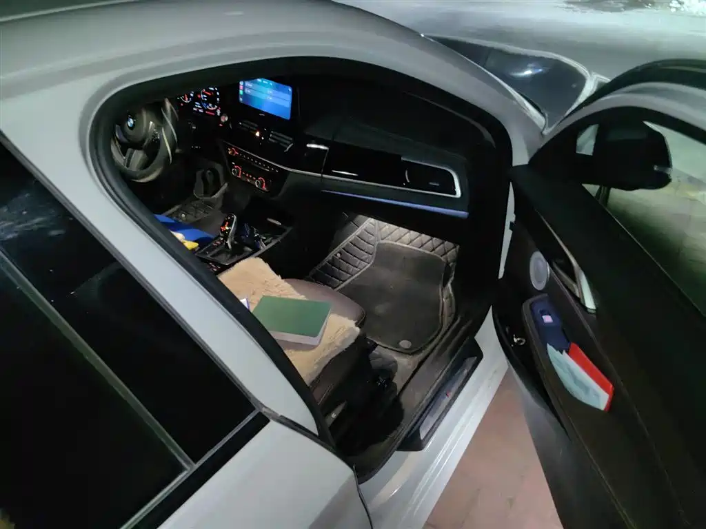 BMW 1 Series 2022 125i M Sport Shadow Edition фото 21