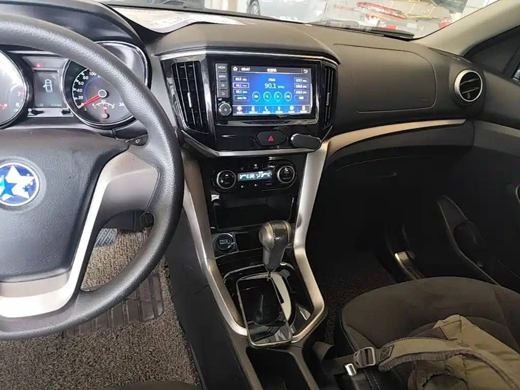 Venucia T70 2016 2016 2.0L CVT Rui Qu Edition