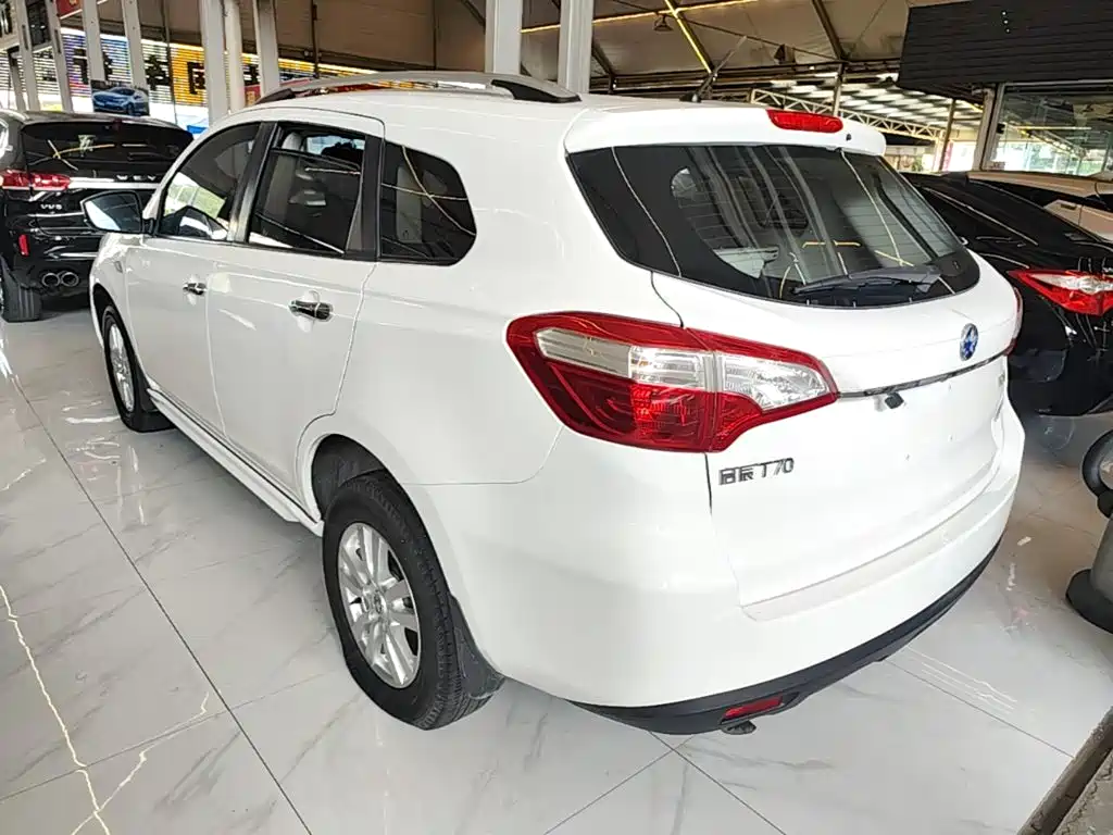 Venucia T70 2016 2016 2.0L CVT Rui Qu Edition