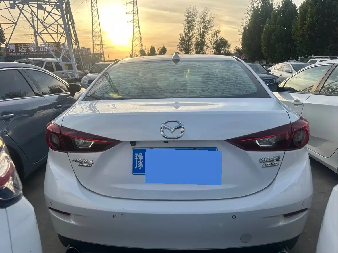 Mazda Mazda 3 2014 2014 Sedan 1.5L Automatic Luxury