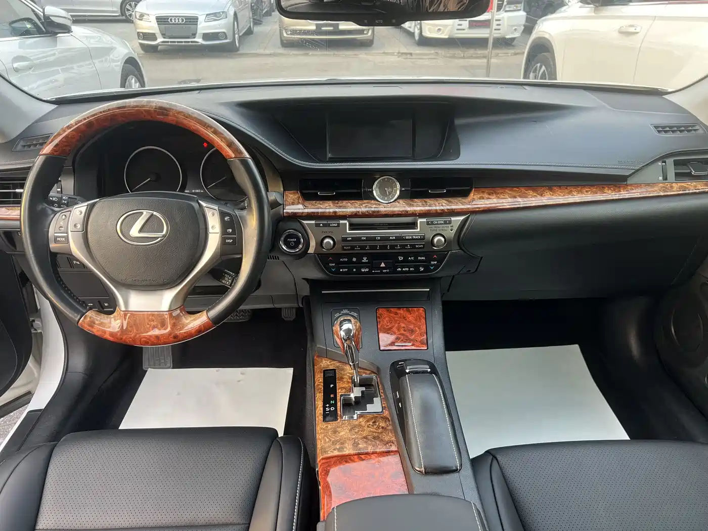 Lexus ES 2014 300h Elite Edition фото 6