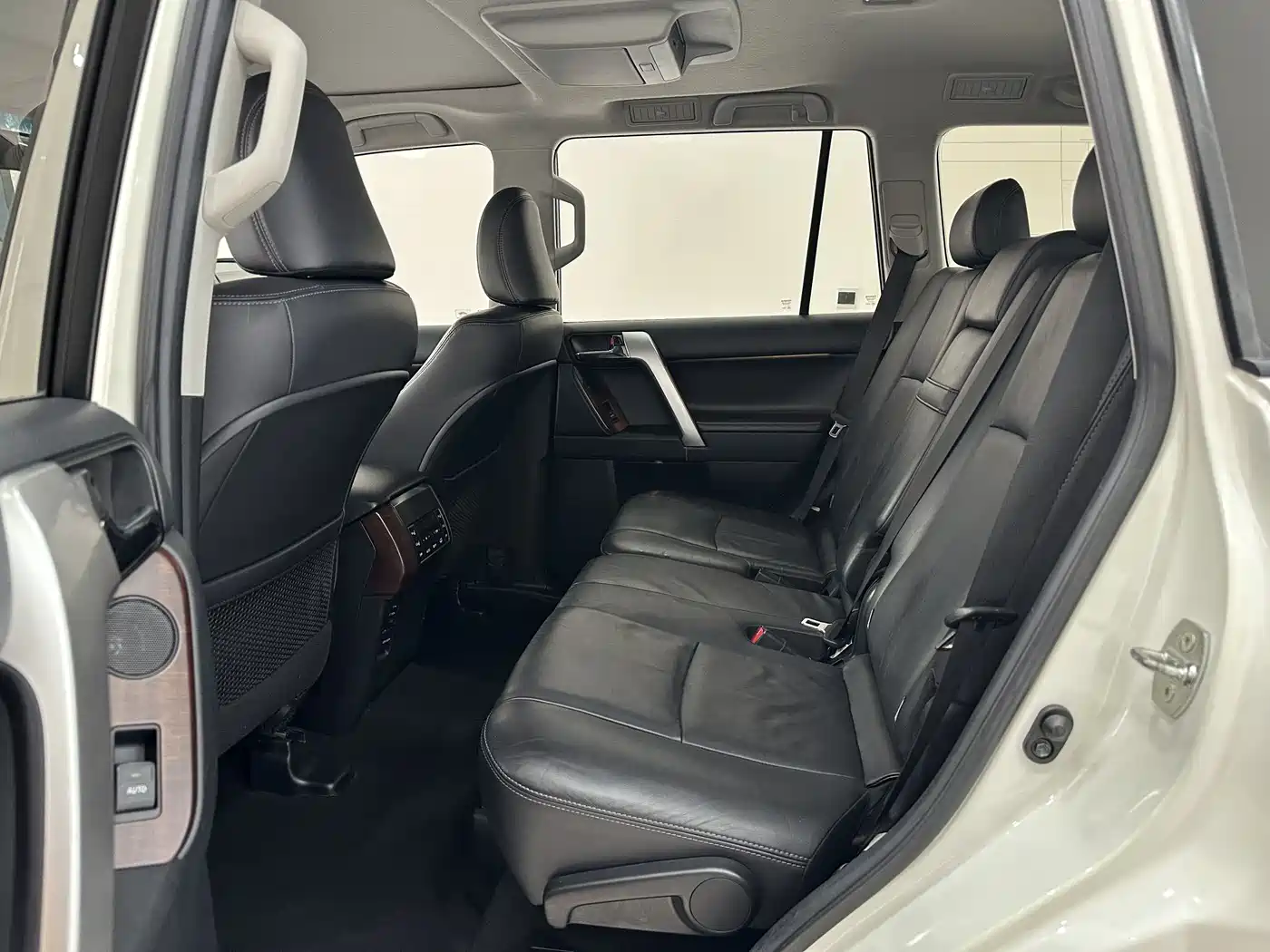 Toyota Prado 2016 3.5L Auto TX-L NAVI фото 8
