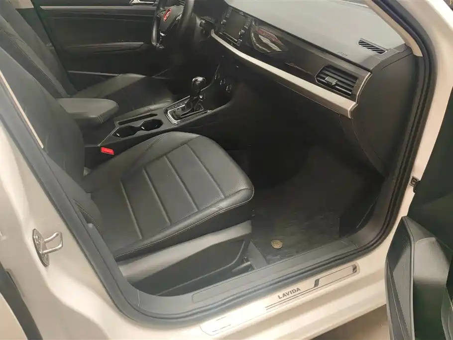 Volkswagen Lavida 2018 1.5L Automatic Comfort Version China V фото 8