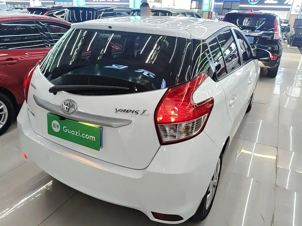 Toyota YARiS L Zhi Xuan 2015 1.5E Auto Charming Edition фото 7