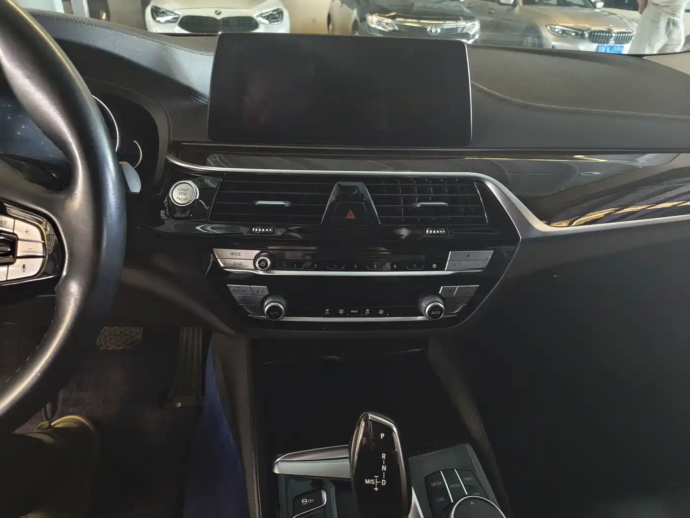 BMW 5 Series 2018 525Li Luxury Package фото 8