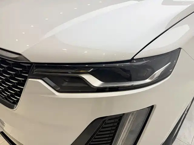Cadillac XT6 2021 2.0T 7-Seater 4WD Trend Edition фото 14