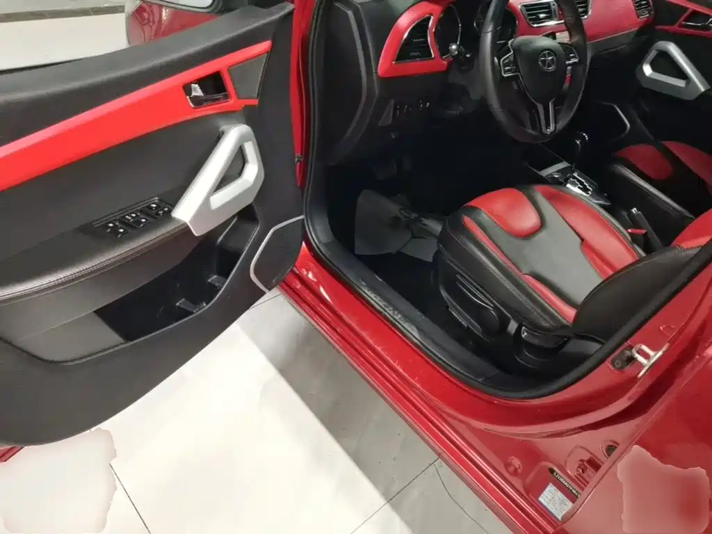 JAC Motors Refine S2 2015 2015 1.5L CVT Luxury Smart