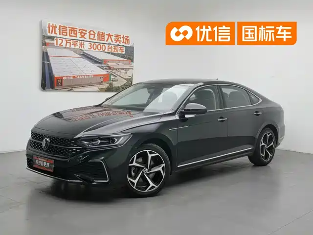  Volkswagen Passat 2023 Facelift 330TSI Starlight Luxury Edition