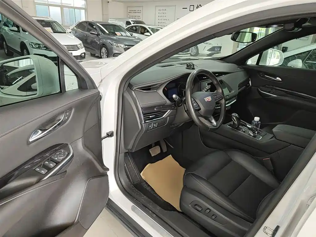 Cadillac XT4 2018 Model 28T 2WD Technology фото 16