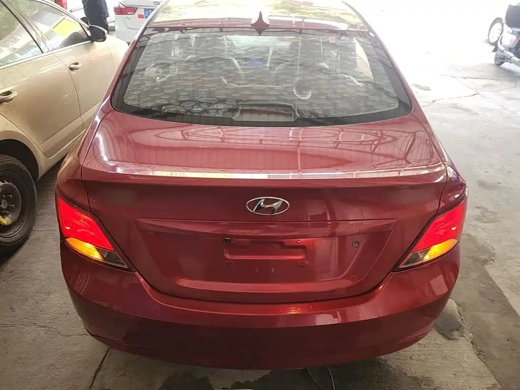 Hyundai Verna 2014 1.4L Manual Smart GLS фото 6